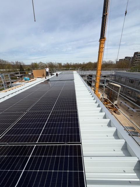 Großflächige Solaranlage Gewerbe – Bauwerk Süd/West UG